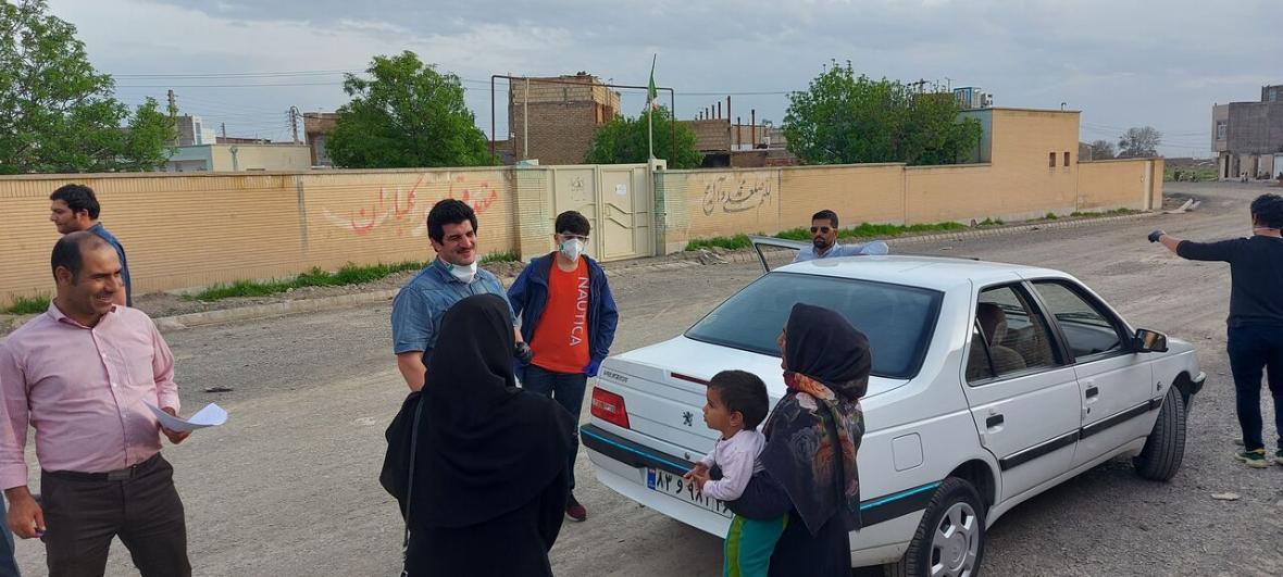 خبرنگاران 90 بسته حمایتی با حضور رسول خادم بین خانواده های خبرنگاران 90 بسته حمایتی با حضور رسول خادم بین خانواده های کم برخوردار نیشابور توزیع شد