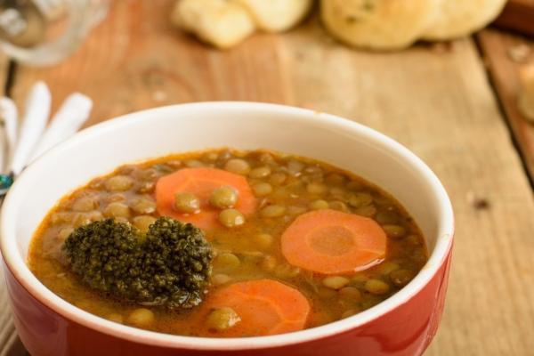 طرز تهیه سوپ عدسی خوشمزه و مجلسی با سبزیجات