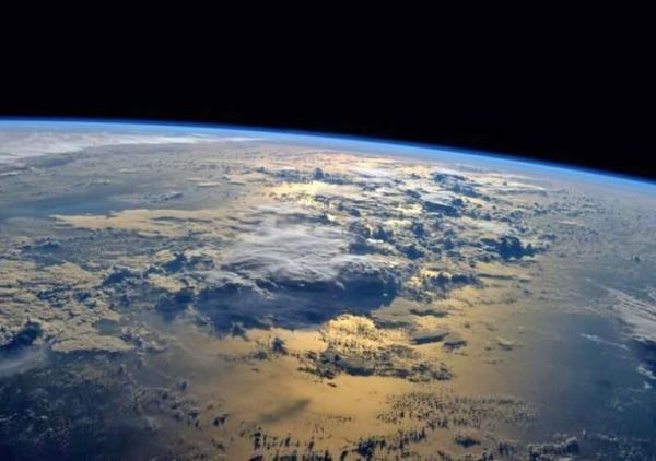 نمای خارق العاده کره زمین از دید دوربین کلاه یک فضانورد