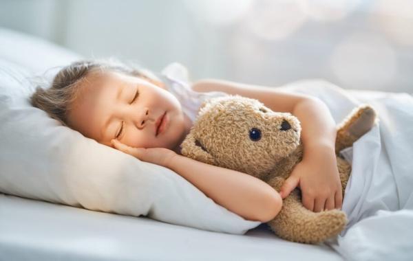 بالش ضد حساسیت کودک چیست و چه تاثیری بر خواب او دارد؟