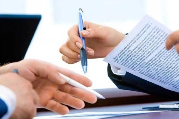 برای اجاره روزانه ماشین در دبی چه مدارکی مورد نیاز است؟