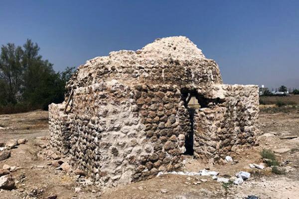 مرمت بلای جان چهارتاقی صحرای پوشنج شد بازسازی بلای جان چهارتاقی صحرای پوشنج شد